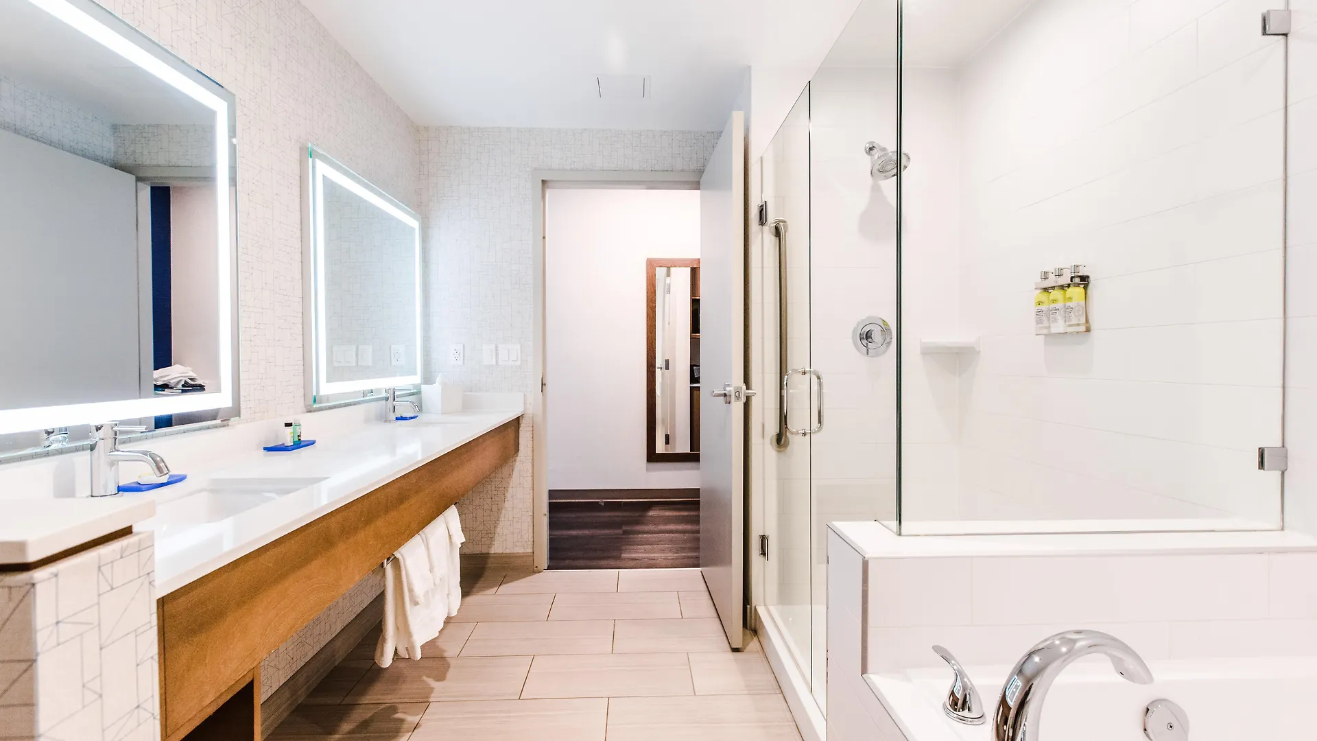 Holiday Inn Express & Suites - West Edmonton-Mall Area By Ihg Hotel Edmonton
