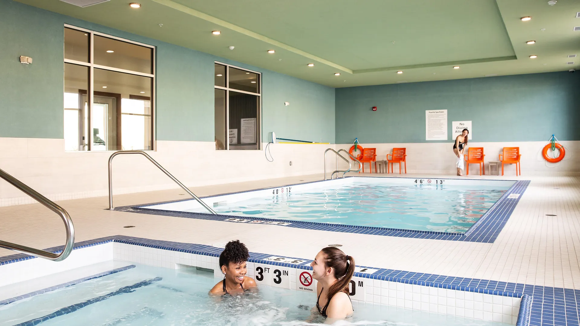 *** Hotel Holiday Inn Express & Suites - West Edmonton-Mall Area By Ihg Canada