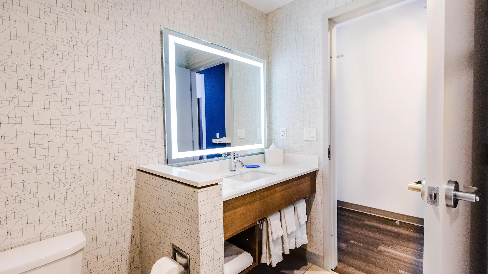 Holiday Inn Express & Suites - West Edmonton-Mall Area By Ihg Edmonton